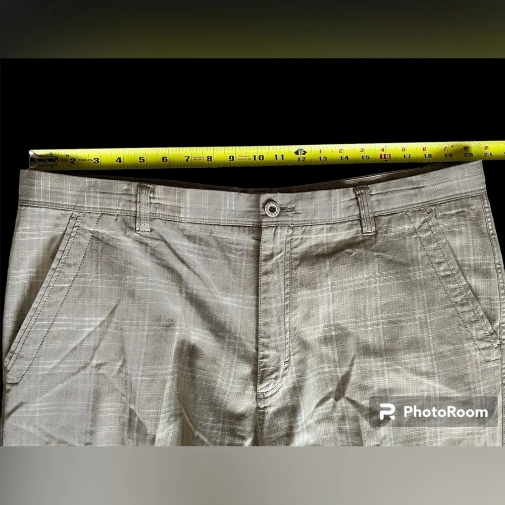 Tommy Bahama Chino Shorts Mens 40‎ Brown Plaid Cotton & Silk Blend Marlin Accent